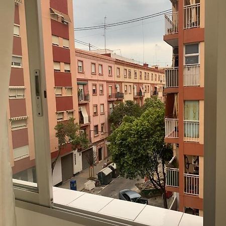 Habitacion Individual Apartment Valencia Exterior photo