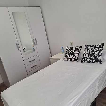 Habitacion Individual Apartment Valencia Exterior photo